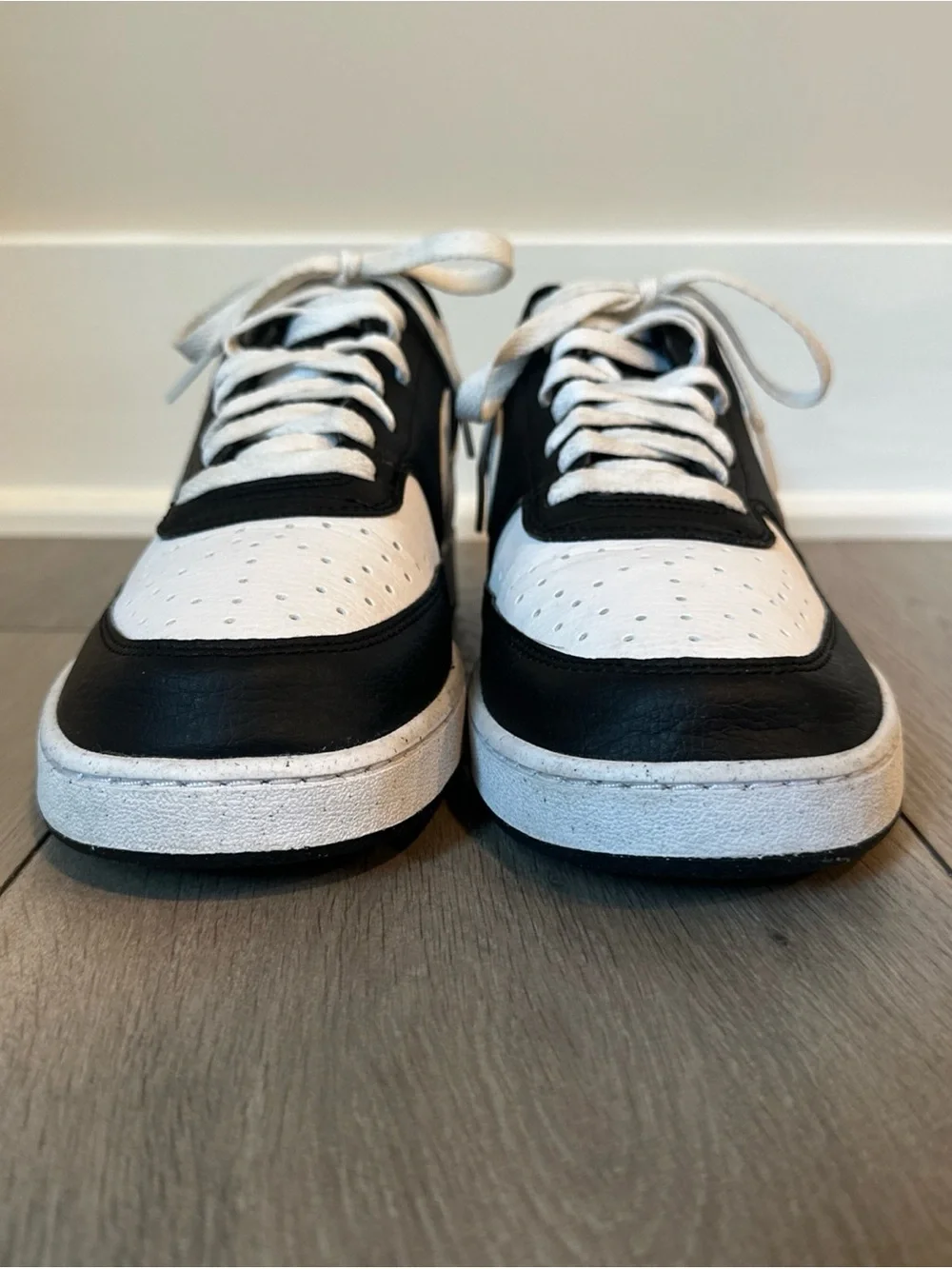 Nike Men's Size 10.5 Court Vision Low Black/White Sneakers Shoes HM9862-001